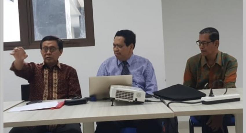 FGD EVALUASI KURIKULUM PRODI MANAJEMEN PENDIDIKAN UNY