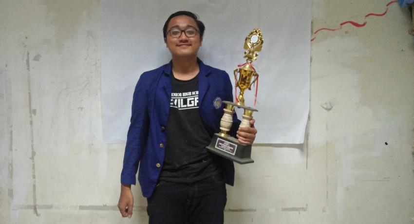 MAHASISWA UNY RAIH JUARA 1 SAYEMBARA MENULIS CERPEN NASIONAL ETNIKA FEST UGM