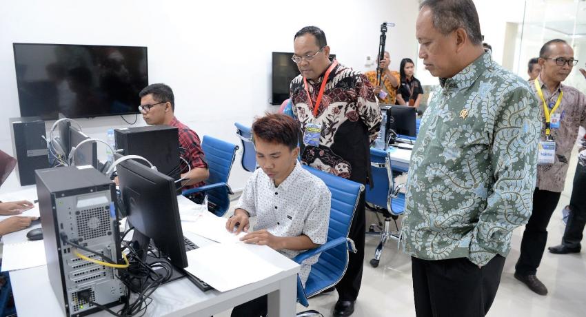 MENRISTEKDIKTI APRESIASI PELAKSANAAN UTBK DI UNY