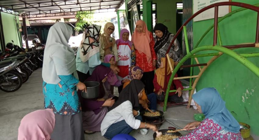  PENATAAN MENU SEHAT BALITA UNTUK MENCAPAI KESEHATAN PRIMA