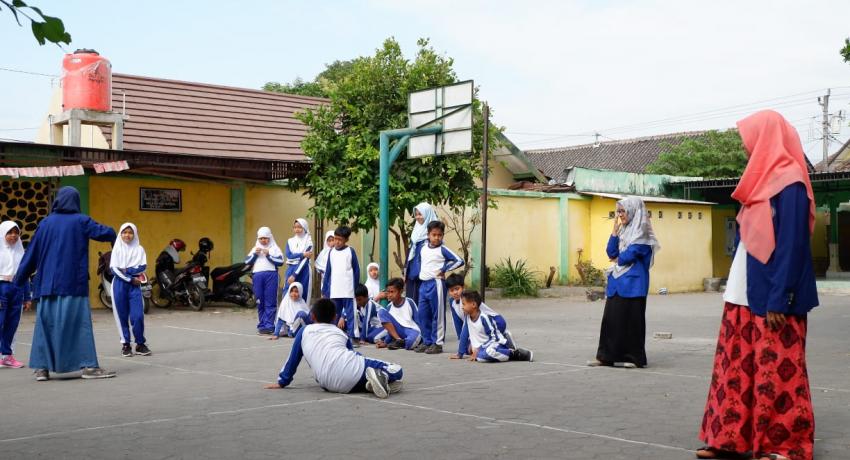 PENDIDIKAN KARAKTER MELALUI PERMAINAN TRADISIONAL 