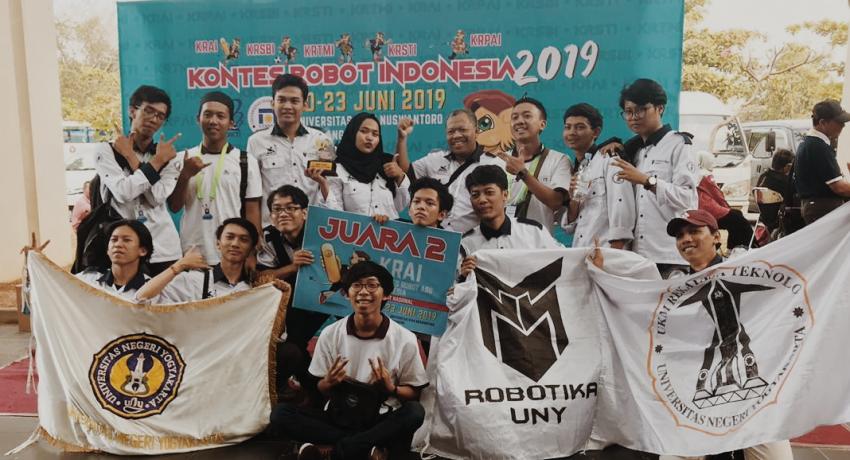 TIM ROBOT UNY BAWA PULANG 3 PIALA 