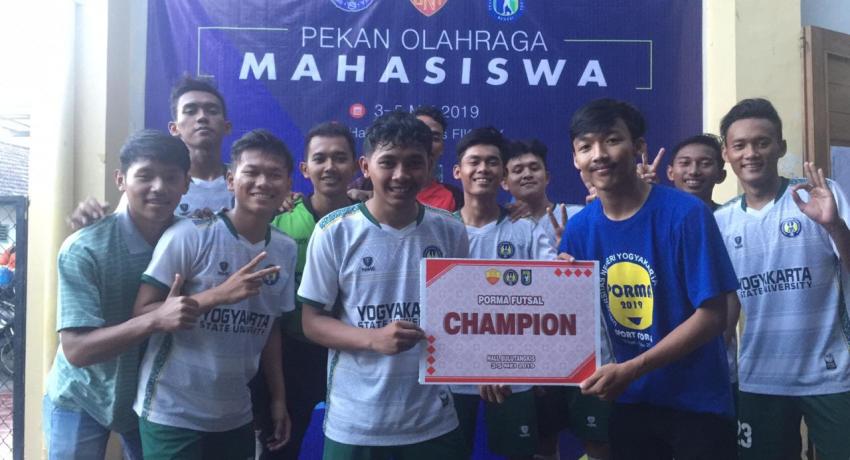 TINGKATKAN KELUARGAAN ANTAR FAKULTAS MELALUI TURNAMEN FUTSAL