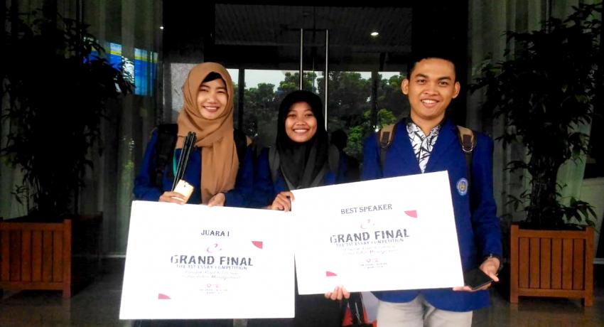 UNY JUARA I LOMBA ESAY MAHASISWA SE-PULAU JAWA