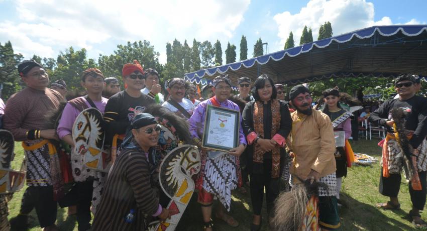 UNY SUKSES GELAR FESTIVAL JATHILAN