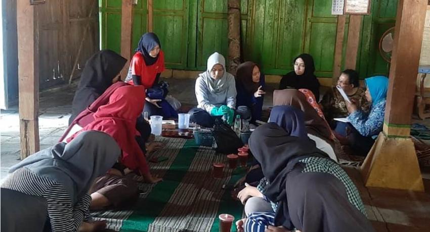   PELATIHAN PEMBUATAN SABUN DARI MINYAK JELANTAH UNTUK WARGA PADUKUHAN JARANMATI 1 OLEH MAHASISWA KKN UNY K027 