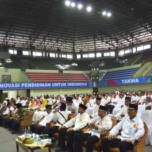 TUNTAS MENUNTUT ILMU IKHLAS PASTI AKAN SEJAHTERA