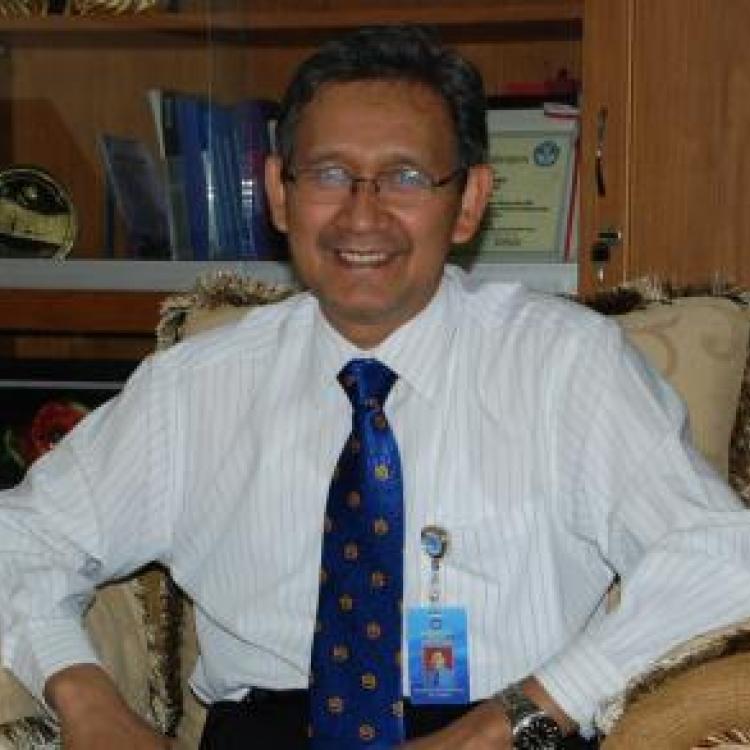 Prof. Dr. Rochmat Wahab, M.Pd., M.A.