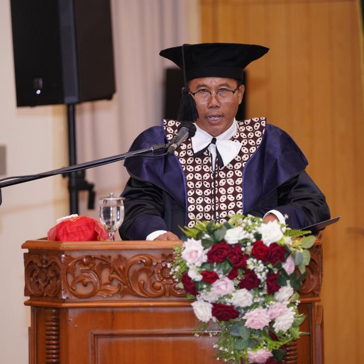 Olahraga merupakan segala bentuk kegiatan yang melibatkan pikiran, raga, dan jiwa secara terintegrasi dan sistematis untuk mendorong, membina, serta mengembangkan potensi jasmani, rohani, sosial, dan budaya. Dalam Undang-Undang Nomor 11 Tahun 2022 tentang Keolahragaan, terdapat 3 ruang lingkup dalam keolahragaan nasional di antaranya: 1) olahraga pendidikan, 2) olahraga rekreasi, dan 3) olahraga prestasi. 